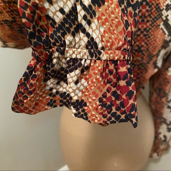 Boohoo Snake print crop long sleeve blouse - Picture 12 of 13